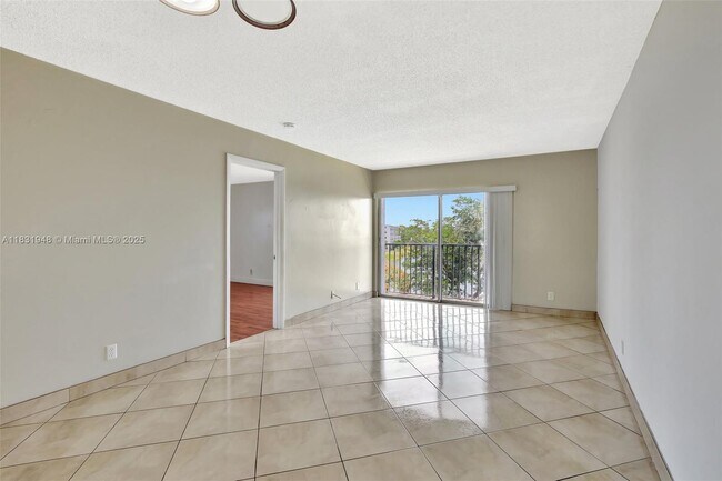 Building Photo - 8720 N Sherman Cir
