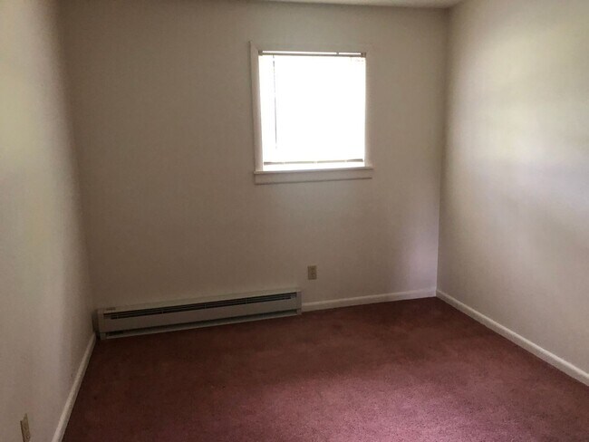 Building Photo - English Ave - 5227