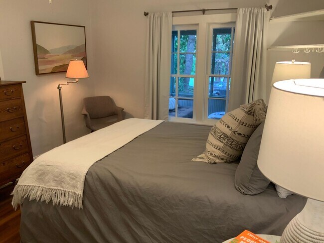 Building Photo - Masterfully renovated 1898 bungalow Chautauqua Park