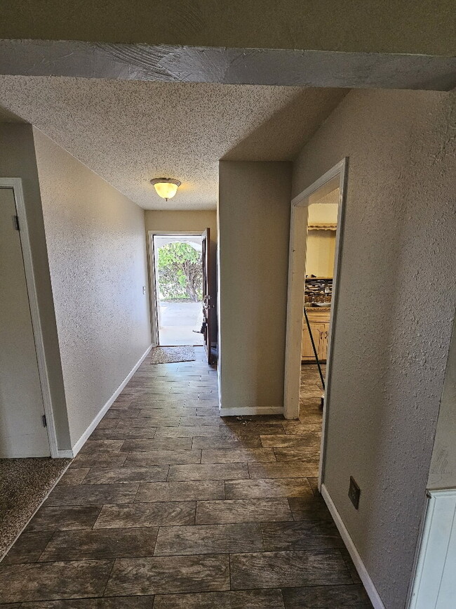 Building Photo - "Charming 2-Bed Oasis with Cozy Fireplace ...