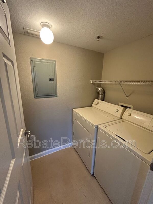 Building Photo - 10075 Gate Pkwy N