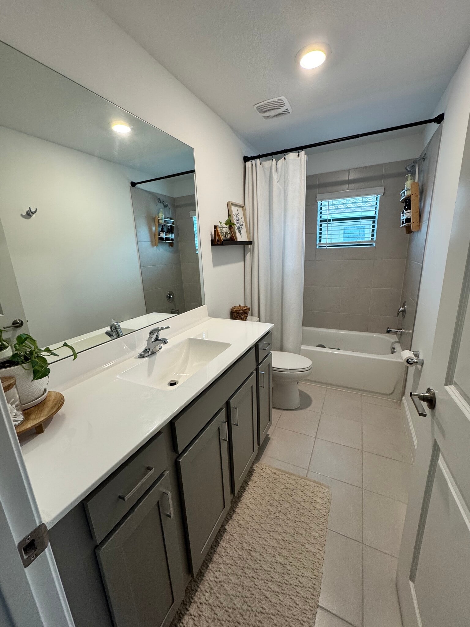 Building Photo - 1011 White Oak Ter