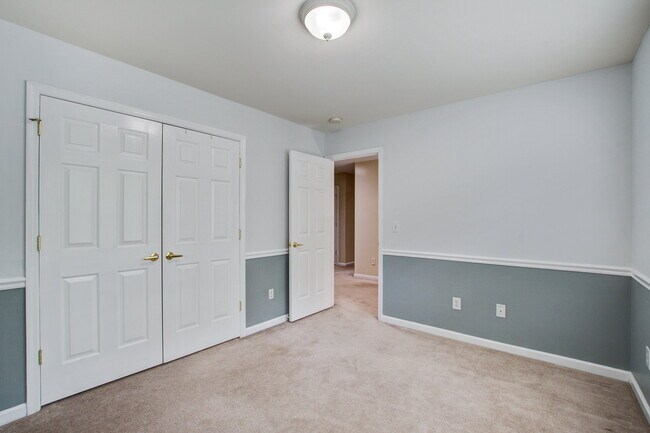 Building Photo - 5421 Red Tip Ln