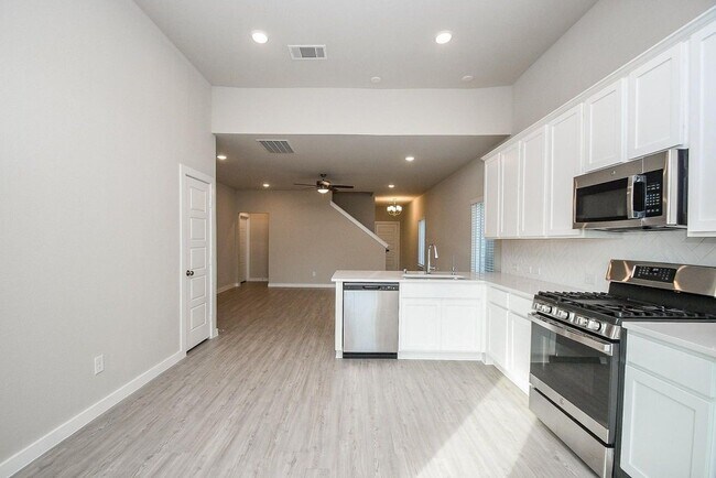 Building Photo - 21631 Coral Mist Dr