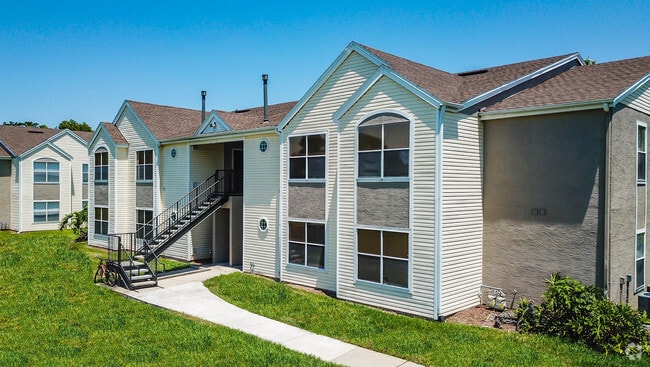 Building Photo - z-121625-The Terraces at Lake Mary
