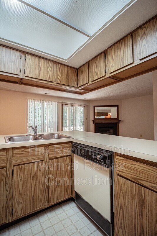 Building Photo - 6486 Reflections Dr