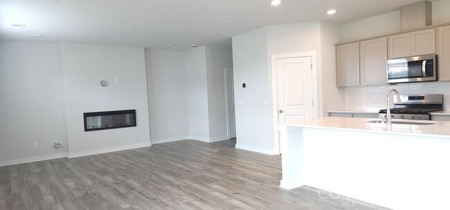 Building Photo - 1223 Hallman Br Ln