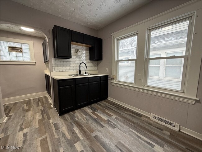 Building Photo - 4128 E 114th St