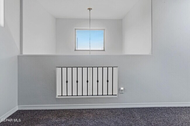 Building Photo - 917 Airship Pl