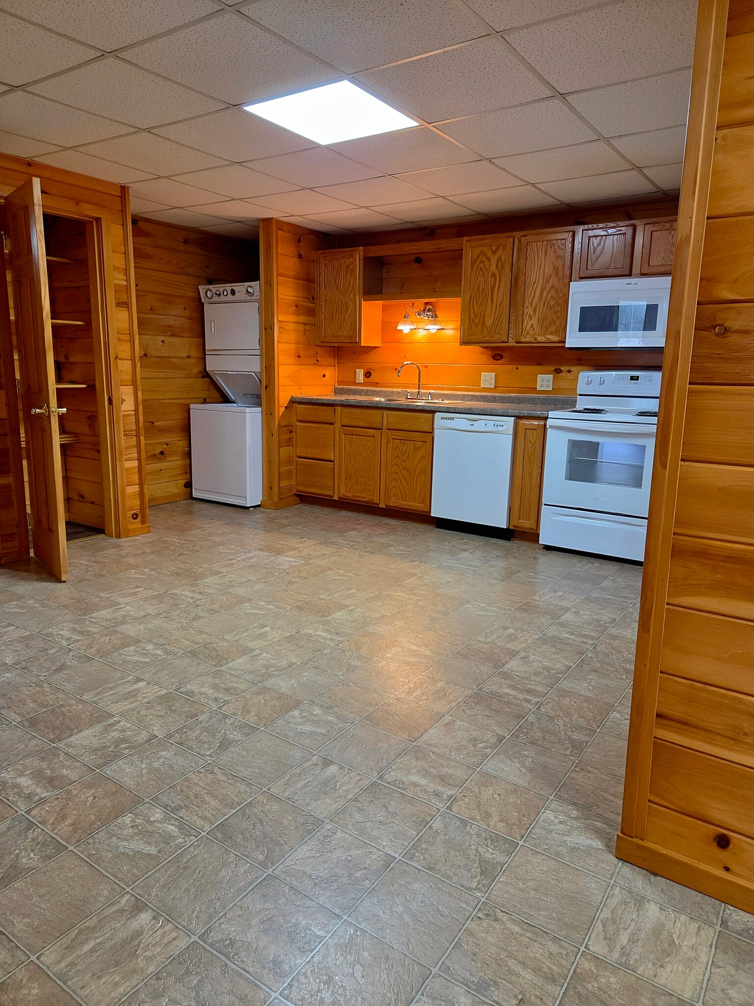 kitchen pic 2 with pantry and w/d - 32 Stagecoach Rd