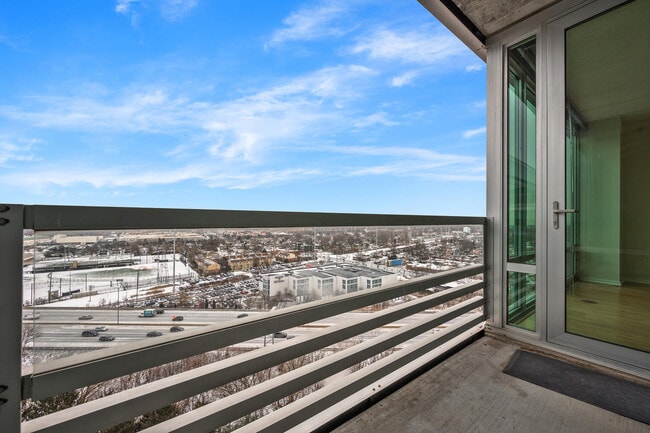 Building Photo - 9655 Woods Dr