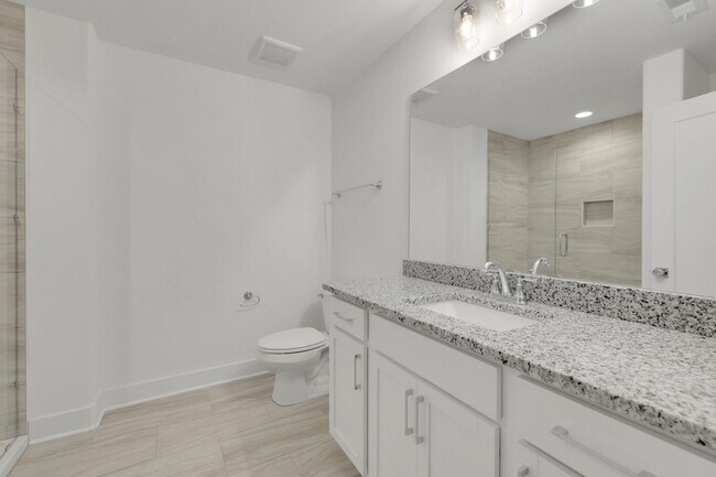 Building Photo - 609 Lee St