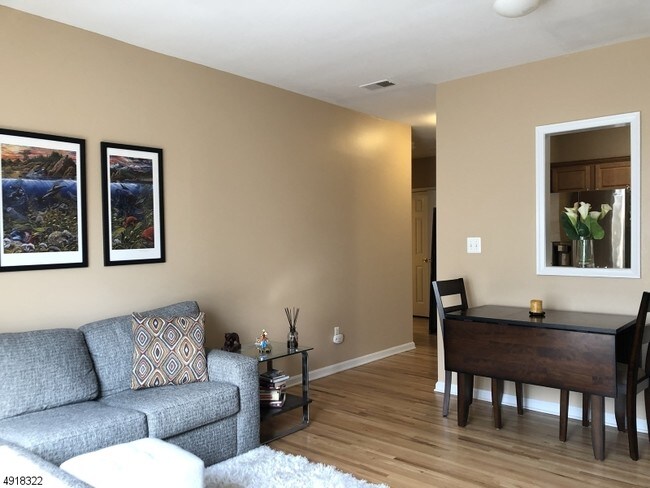 Building Photo - 400 North Ave