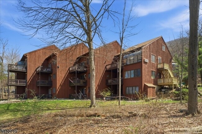 Building Photo - 8 Augusta Dr