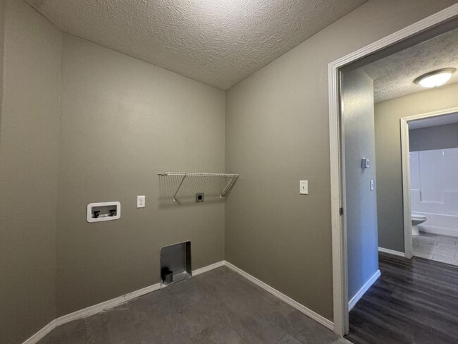 Building Photo - 5849 Geranium Ln