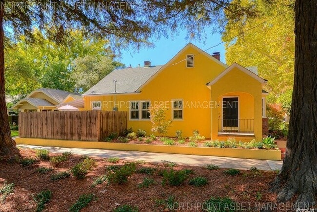 Primary Photo - Charming East Sacramento Bungalow – Prime ...