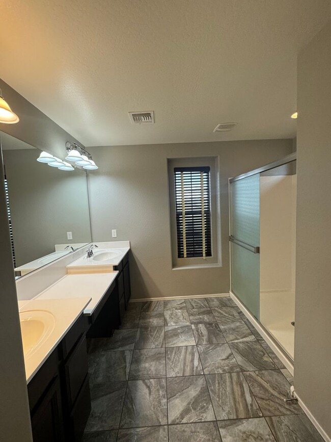 Building Photo - 16345 W Latham St