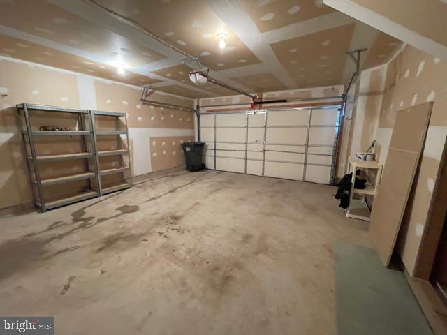 Building Photo - 8730 Phipps Farm Way