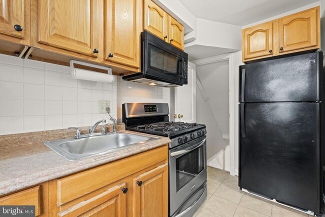 Building Photo - 340 Wesmond Dr