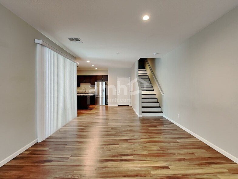 Building Photo - 20690 W Stone Hill Rd