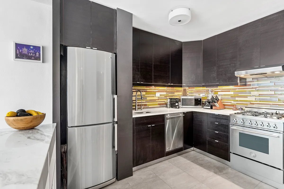 Building Photo - 333 E 34th St