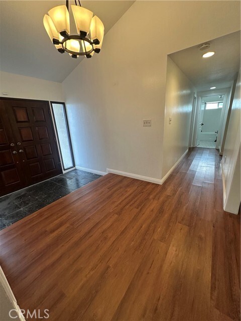 Building Photo - 9388 Valley View St