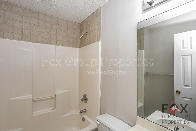 Building Photo - 184 Brook Creek Dr