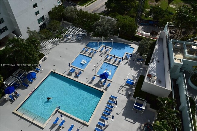 Building Photo - 1800 N Bayshore Dr