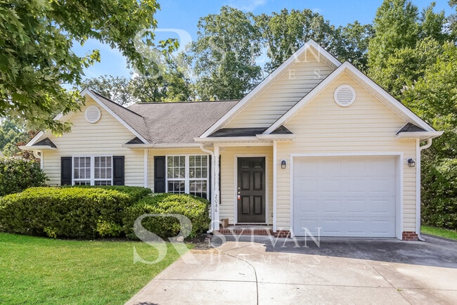 Building Photo - Discover Spacious Comfort & Fun