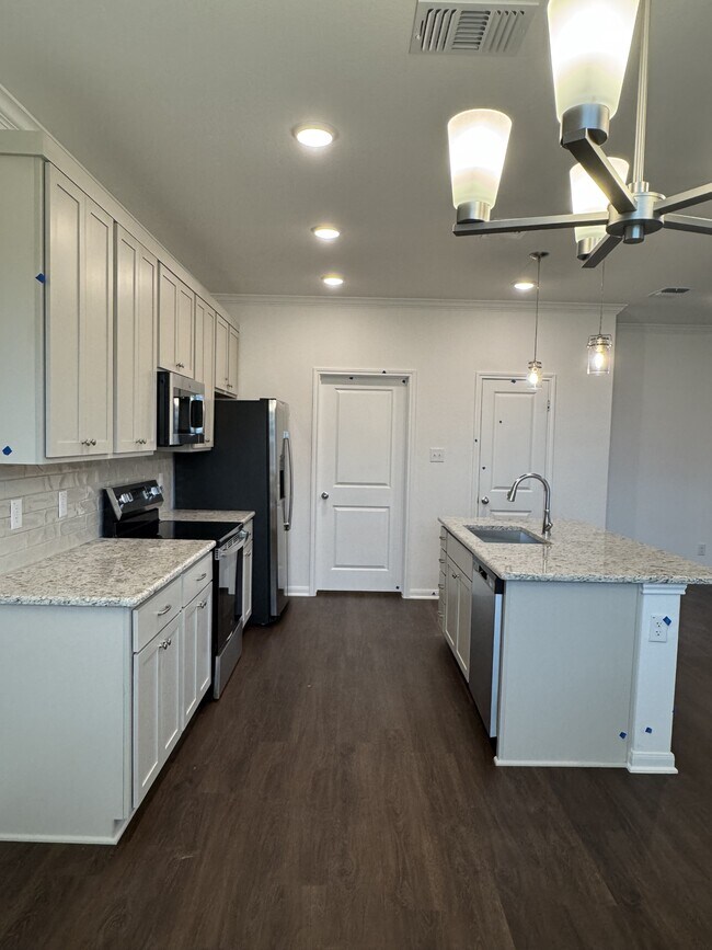 Building Photo - 8018 Timber Holw Ln