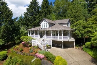 Building Photo - 12805 SE Spring Mountain Dr