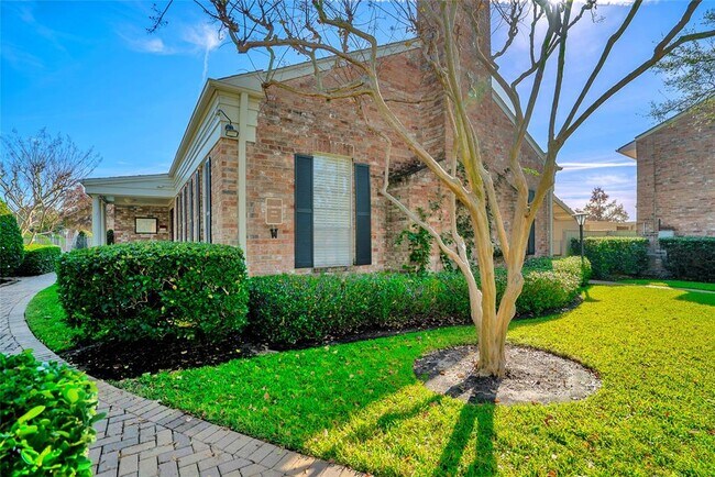 Building Photo - 5851 Doliver Dr