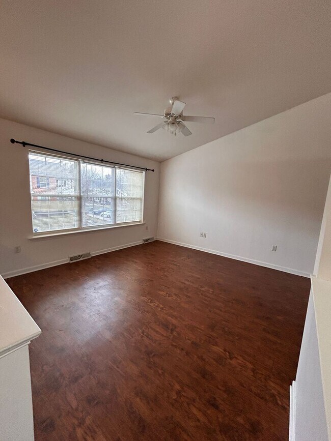 Building Photo - 3 Bed 2 Bath Townhouse In Mountville For Rent!