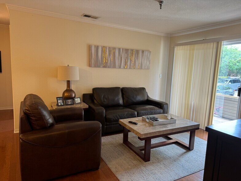 Building Photo - 10263 Gandy Blvd N