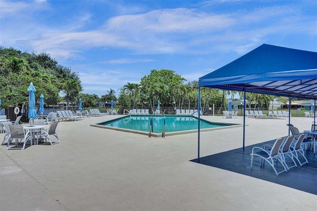 Building Photo - 9245 Flynn Cir