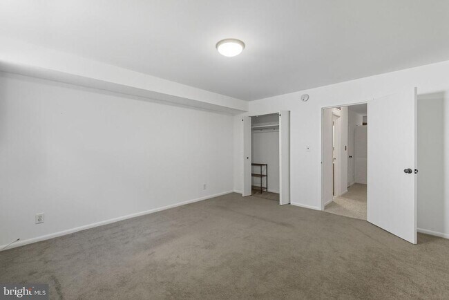 Building Photo - 237 G St SW