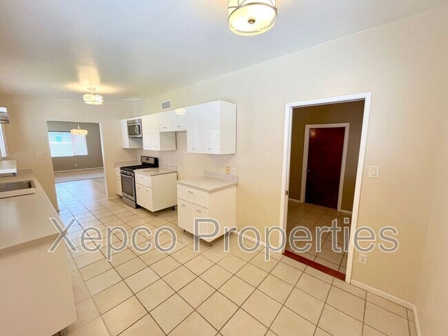 Building Photo - 4019 Cll San Raphael