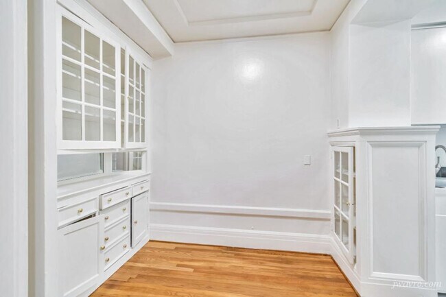 Building Photo - 570 O'Farrell St