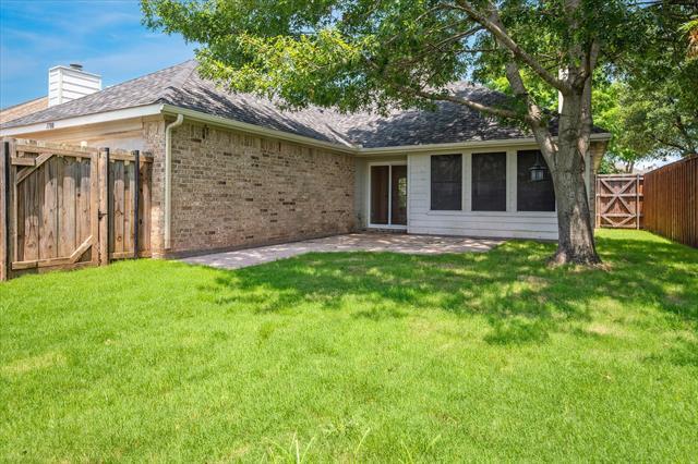Building Photo - 1700 Bur Oak Dr