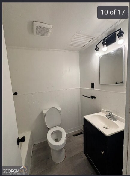 Building Photo - 836 Grady St S