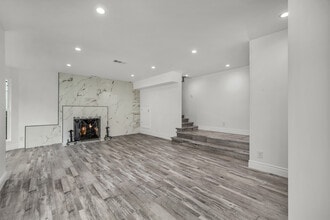 Building Photo - 9848 Portola Dr