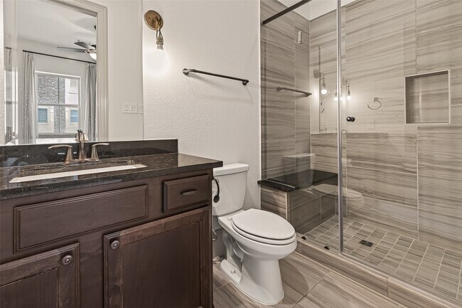 Building Photo - 722 Imperial Blvd