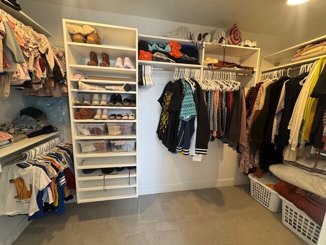 Building Photo - Beautiful Saratoga Springs home for rent!