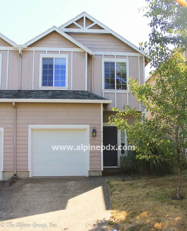 Townhome at Progress Ridge 13186 SW Brianne Way Portland OR 97223