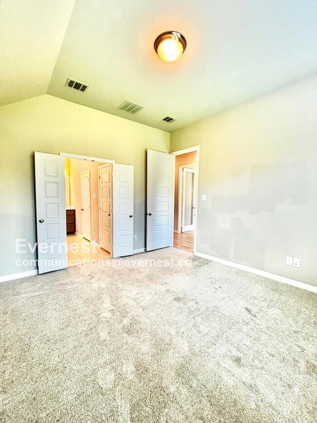 Building Photo - 2412 Bathwick Ln
