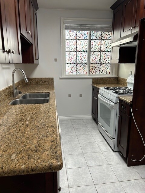 Building Photo - 367 Burchett St