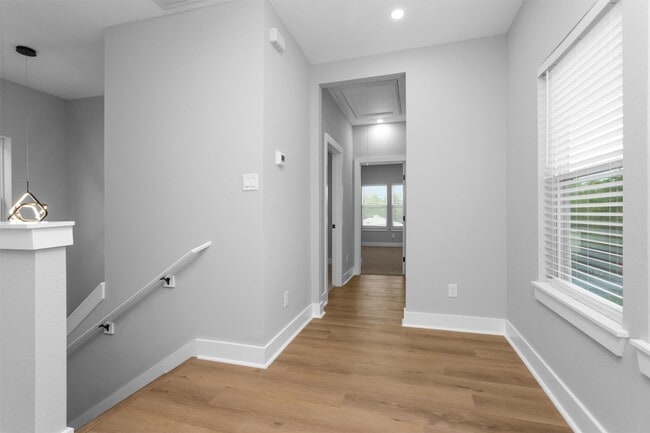 Building Photo - 6918A Dumble St