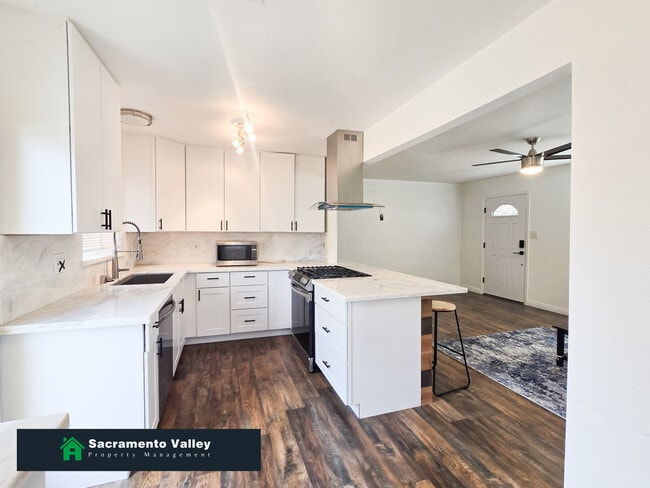 Building Photo - 7625 Lytle St