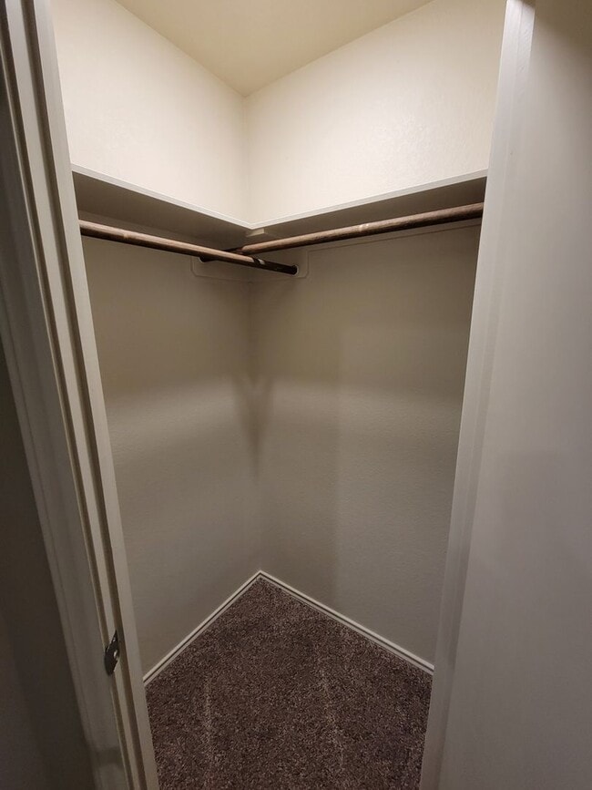 Building Photo - Bryan -3 bedroom / 2 bath / 2 car garage / Large fenced in back yard.