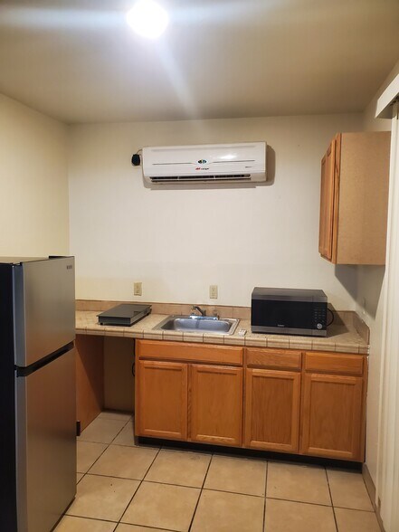 Building Photo - 1175 Avenida Gandara